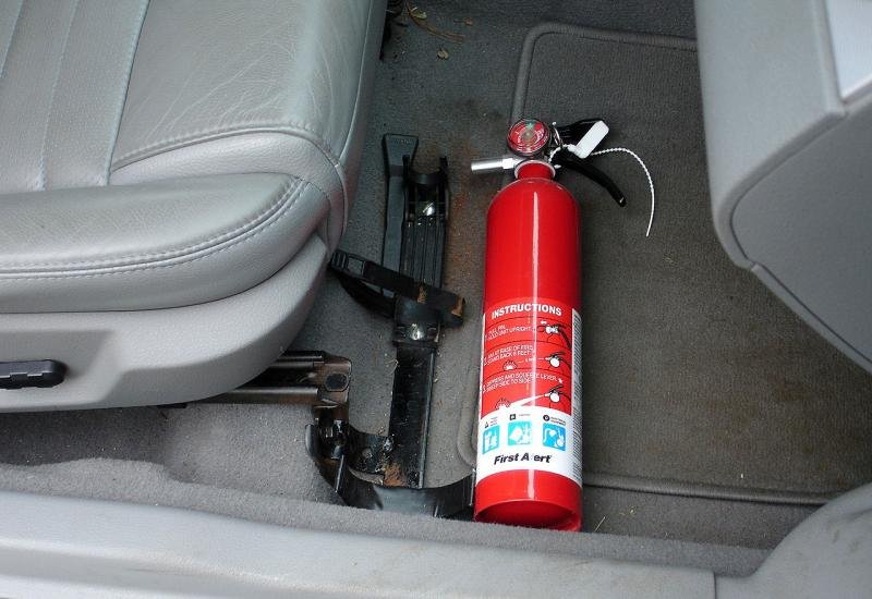 Aparat za gašenje požara: U kojim vozilima je on obavezan dio opreme!?
