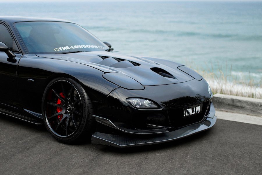 This 550 HP Mazda RX-7 Looks Clean and Mean