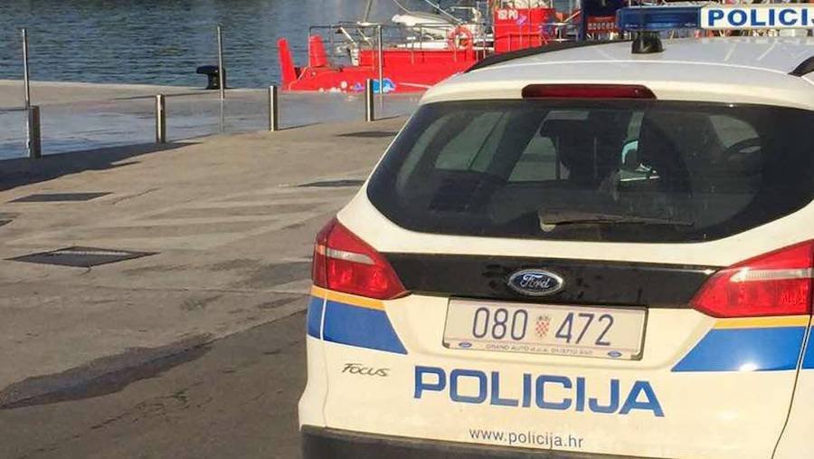 S osam automobila poskidali srpske registracijske oznake, policiji prijavljena dva slučaja