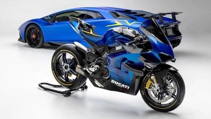 This Ducati Superleggera Gets Lamborghini Aventador SVJ Livery